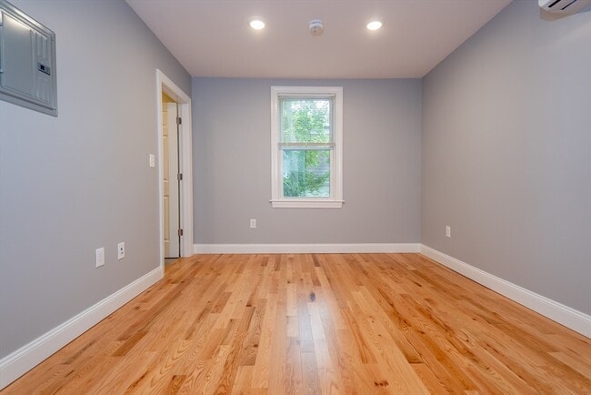 Building Photo - 293 Fayette St