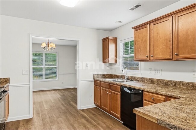 Foto del edificio - 1149 Langston Dr