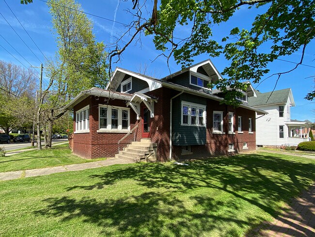 Building Photo - 145 E State St