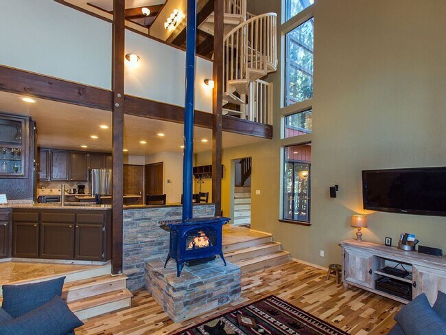 Foto del edificio - A Rare find in Tahoe! Spacious 4Bd house a...