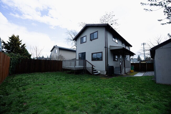 Foto del edificio - 6121 NE Hassalo St