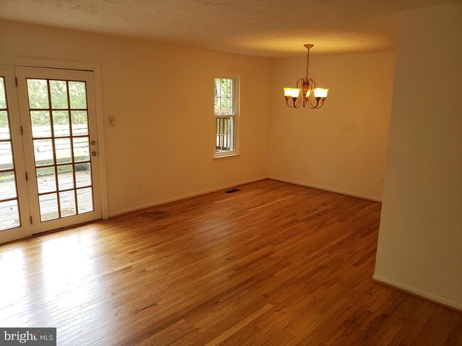 Building Photo - 9075 Giltinan Ct