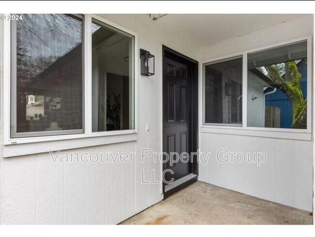 Building Photo - 14120 NE 47th St