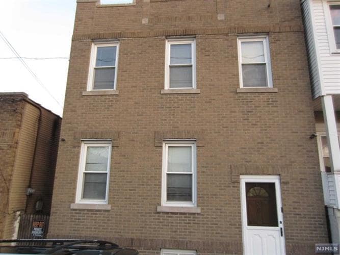 38 Farnham Ave Unit 2nd floo, Garfield, NJ 07026 Apartment for Rent