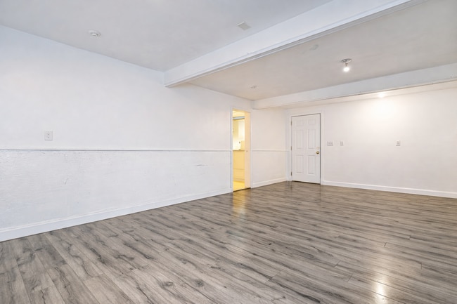 Building Photo - 2579 Sugarpine St