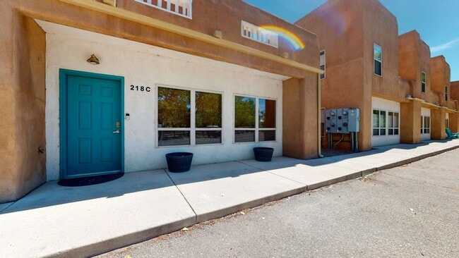 Building Photo - 218 Cynthia Loop NW