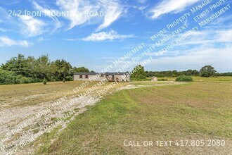 Building Photo - 242 Iron Mountain Rd