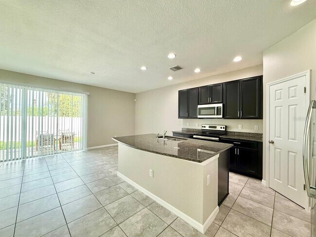 Foto del edificio - 7123 Summer Holly Pl