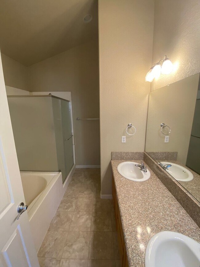 Foto del edificio - Sparks - Gated Community - 2 Bed 2.5 Bath ...