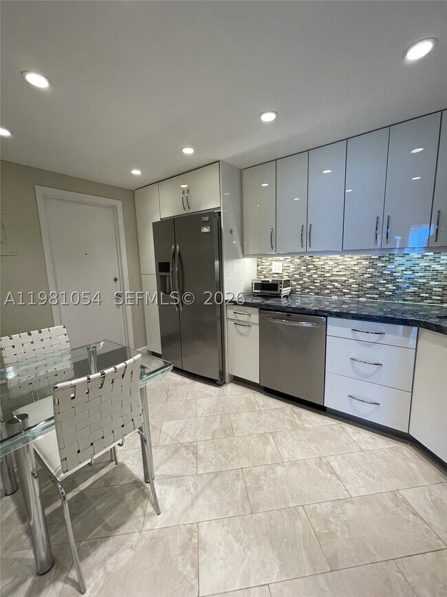 Foto del edificio - 1410 S Ocean Dr
