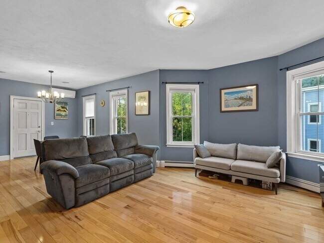 Building Photo - 46-48 Woodlawn St