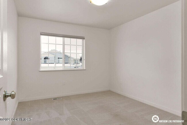 Building Photo - 8935 Dry Creek Loop