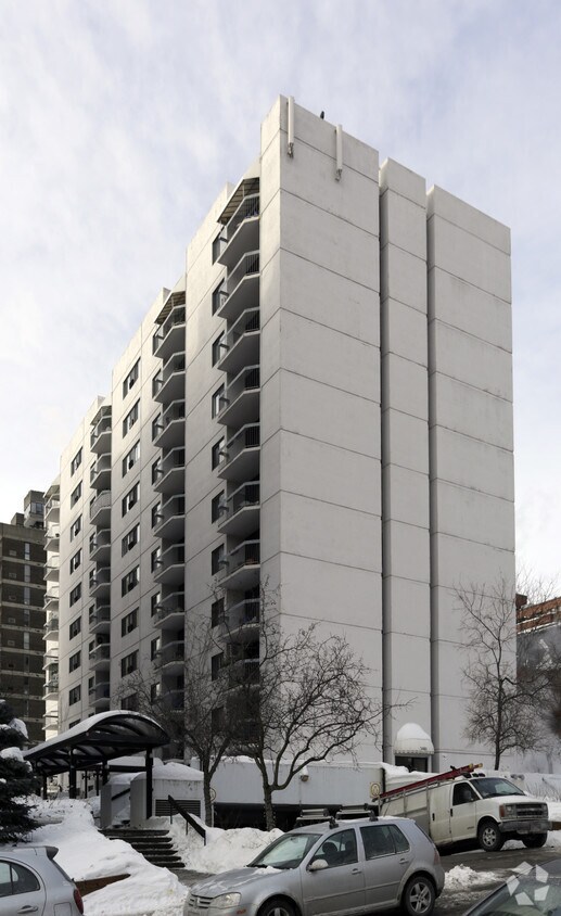 Place Simpson Apartments 3480 Simpson Montréal, QC