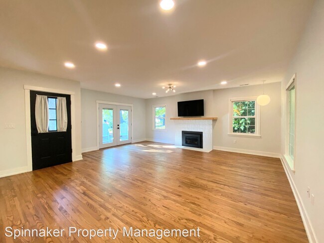 Building Photo - 2 br, 1 bath House - 8866 Edgewater Drive
