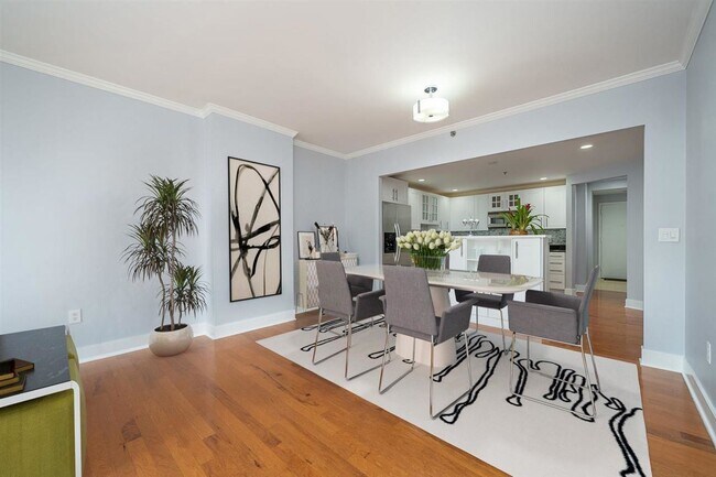 Foto del edificio - 1025 Maxwell Ln
