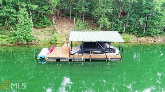 Building Photo - 511 Lakeshore Cir