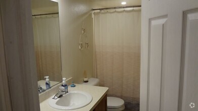 Building Photo - 672 N 500 W