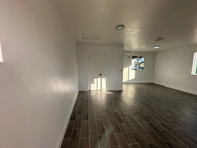 Foto del edificio - !!FONTANA STUDIO!! 16430 Unit B Hawthorne ...