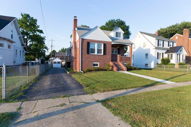 Building Photo - 2616 Hillcrest Ave