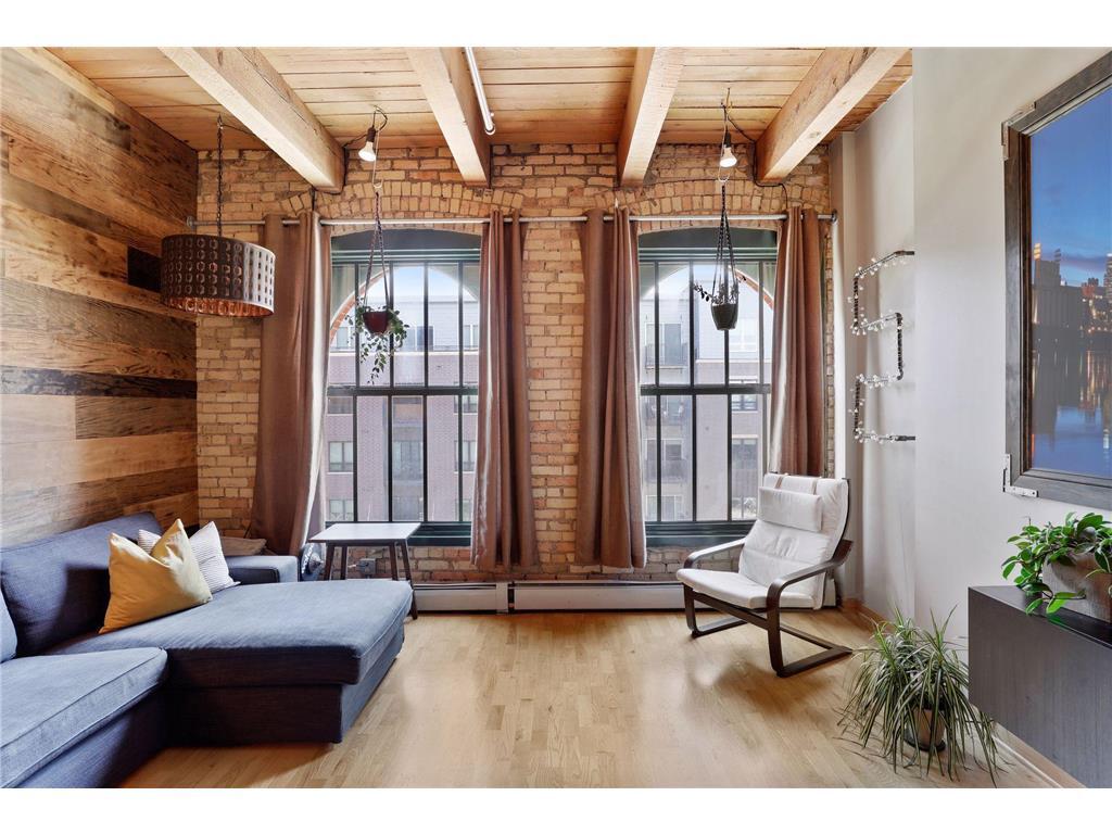 Primary Photo - 400 N 1st St