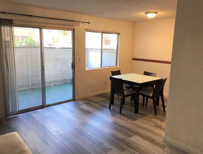 Dining Room / Patio - 1914 Corinth Ave