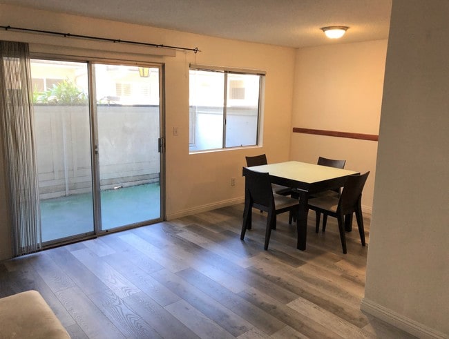 Dining Room / Patio - 1914 Corinth Ave