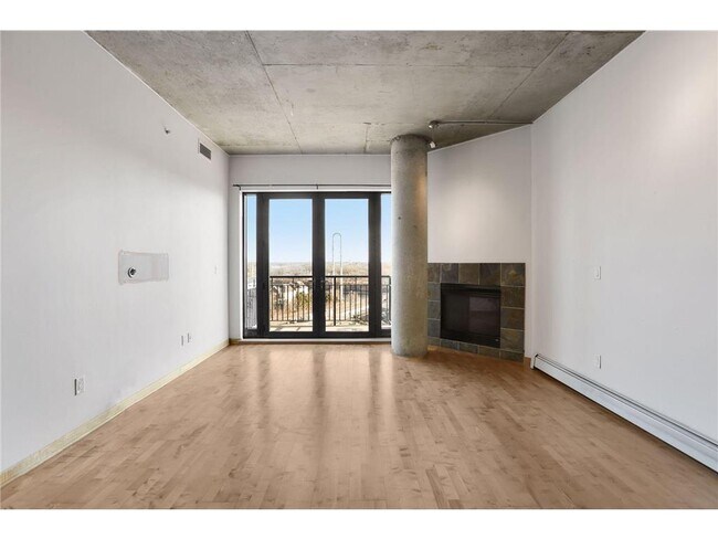 Building Photo - 212 N 1st St