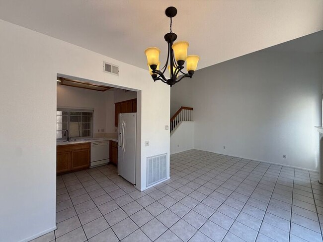 Foto del edificio - 10880 Creekbridge Pl