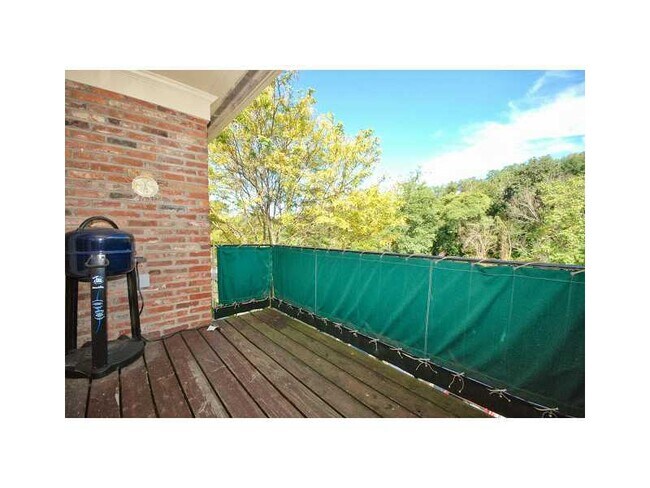 Foto del edificio - 930 Adam Dr