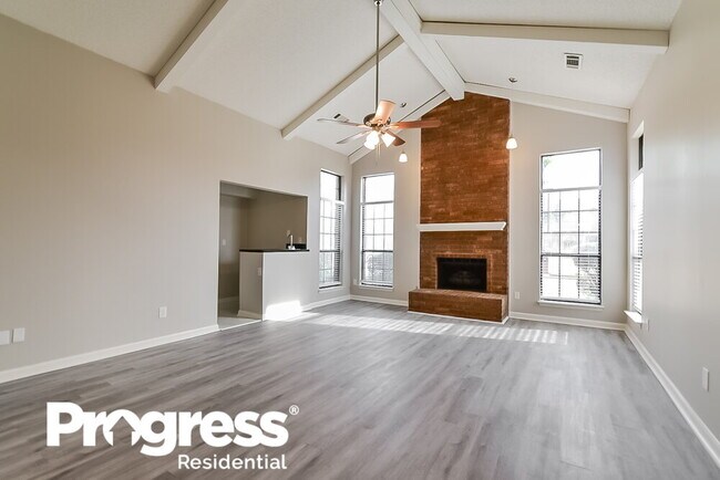 Building Photo - 6716 Spencer Forest Cove E