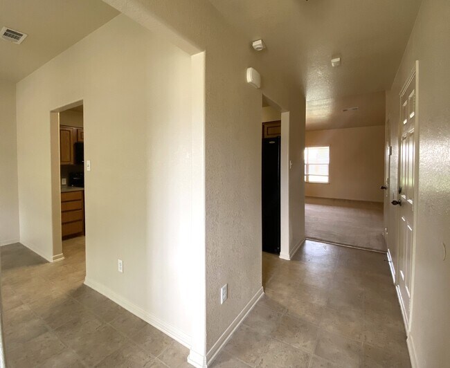 Building Photo - 3500 Doffy Dr