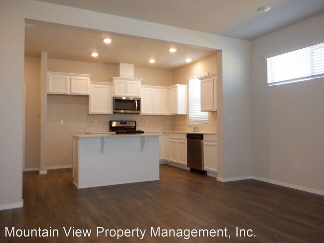 Building Photo - 3 br, 2.5 bath House - 1342 NW Upas Place