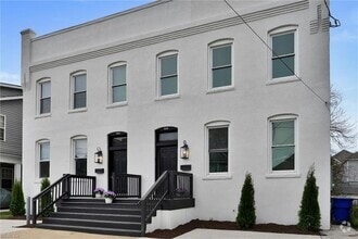 Building Photo - 410 W 29th St