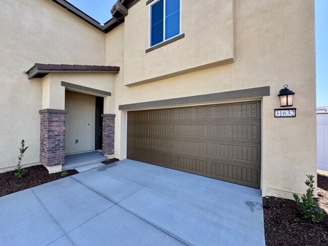 Building Photo - Brand new 4 bedroom Winchester home with a...