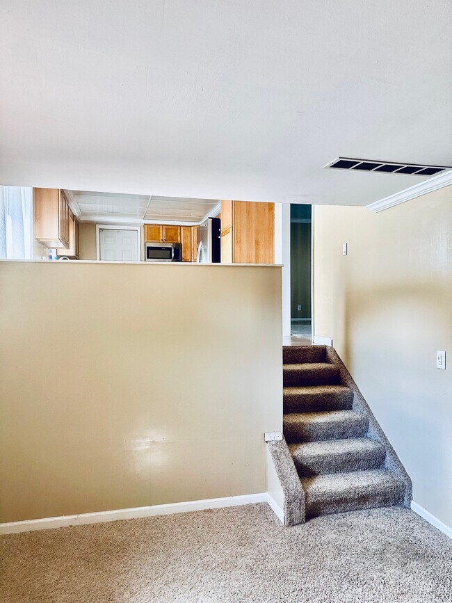 Foto del edificio - 5876 Coachmont Dr