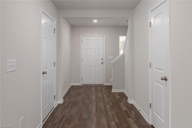 Foto del edificio - 4702 Hazelburn Dr
