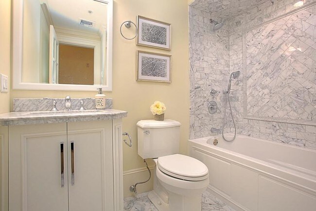 Building Photo - 189 Marlborough St