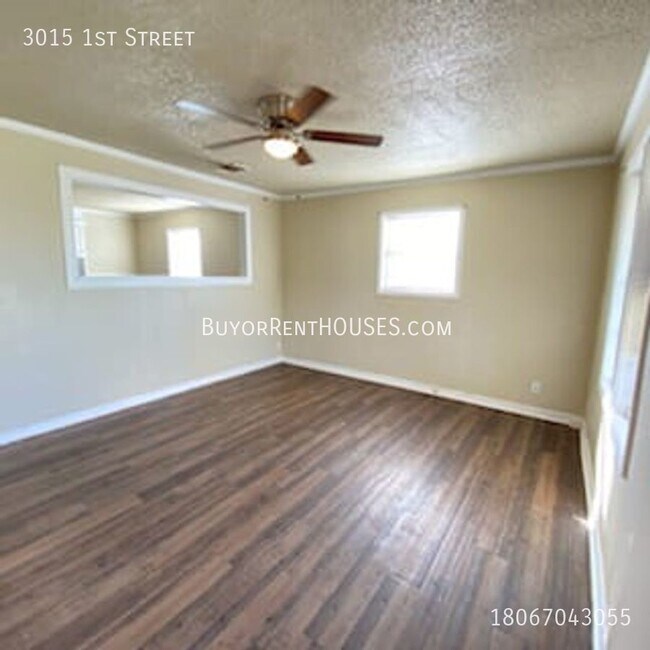 Building Photo - RENT is $895 + Pay $0 deposit at Move-In (...