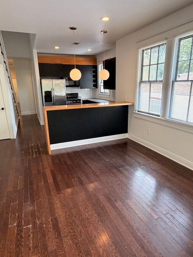 Building Photo - Spacious 2BD/2BA on Poland in Bywater