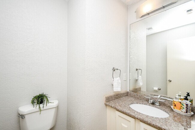 Foto del edificio - 1116 Bering Dr