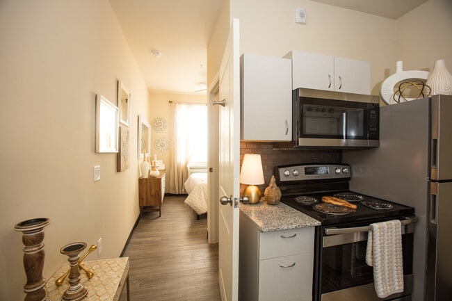 STUDIO - Fountain Hill Apartments