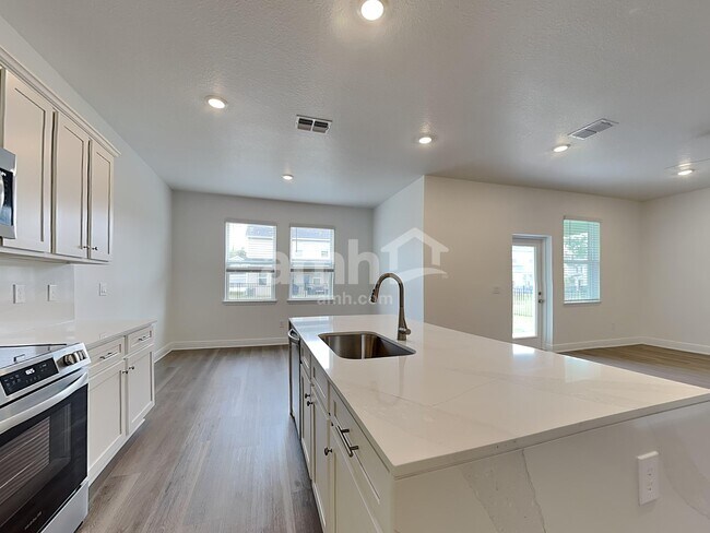 Building Photo - 4840 Rio Grande Cv
