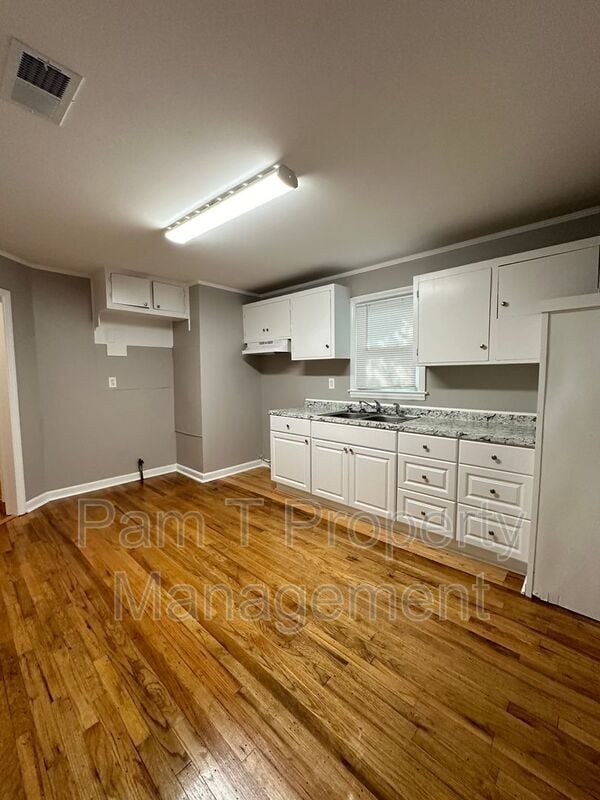 Foto del edificio - 26 W 59th St