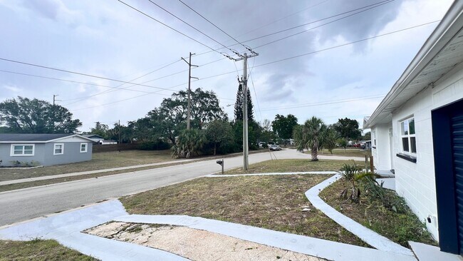 Building Photo - Timeless Appeal Meets Modern Living – 3BR ...