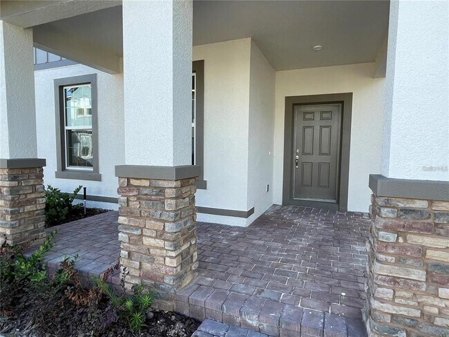 Building Photo - 607 Cheval Ln