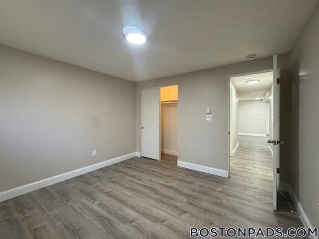 Building Photo - 310 Thompson Rd