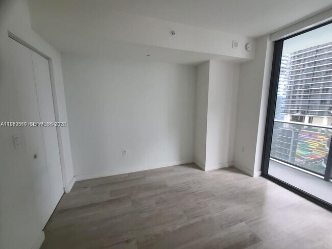 Foto del edificio - 55 SW 9th St