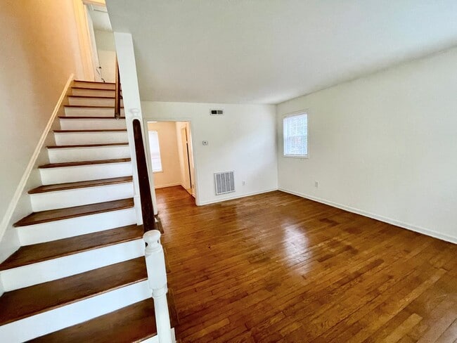 Building Photo - One-Bedroom, One Bath Townhouse at Spring ...