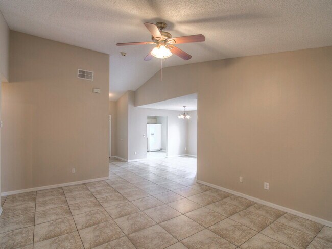 Foto del edificio - 1571 Oak Hill Trail