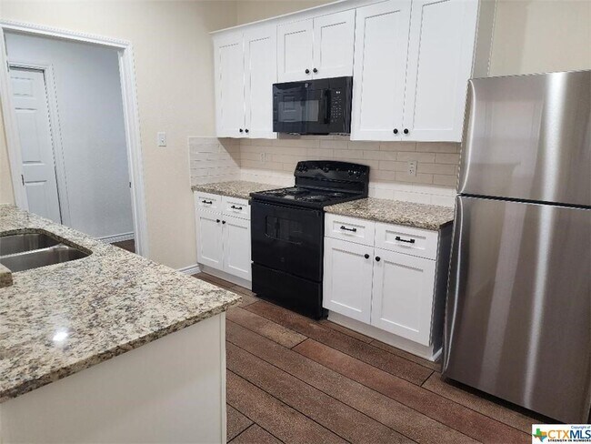 Building Photo - 546 Lost Trl